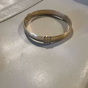 Vintage  NAPIER Signed Gold Tone  Hinge Bracelet Bangle